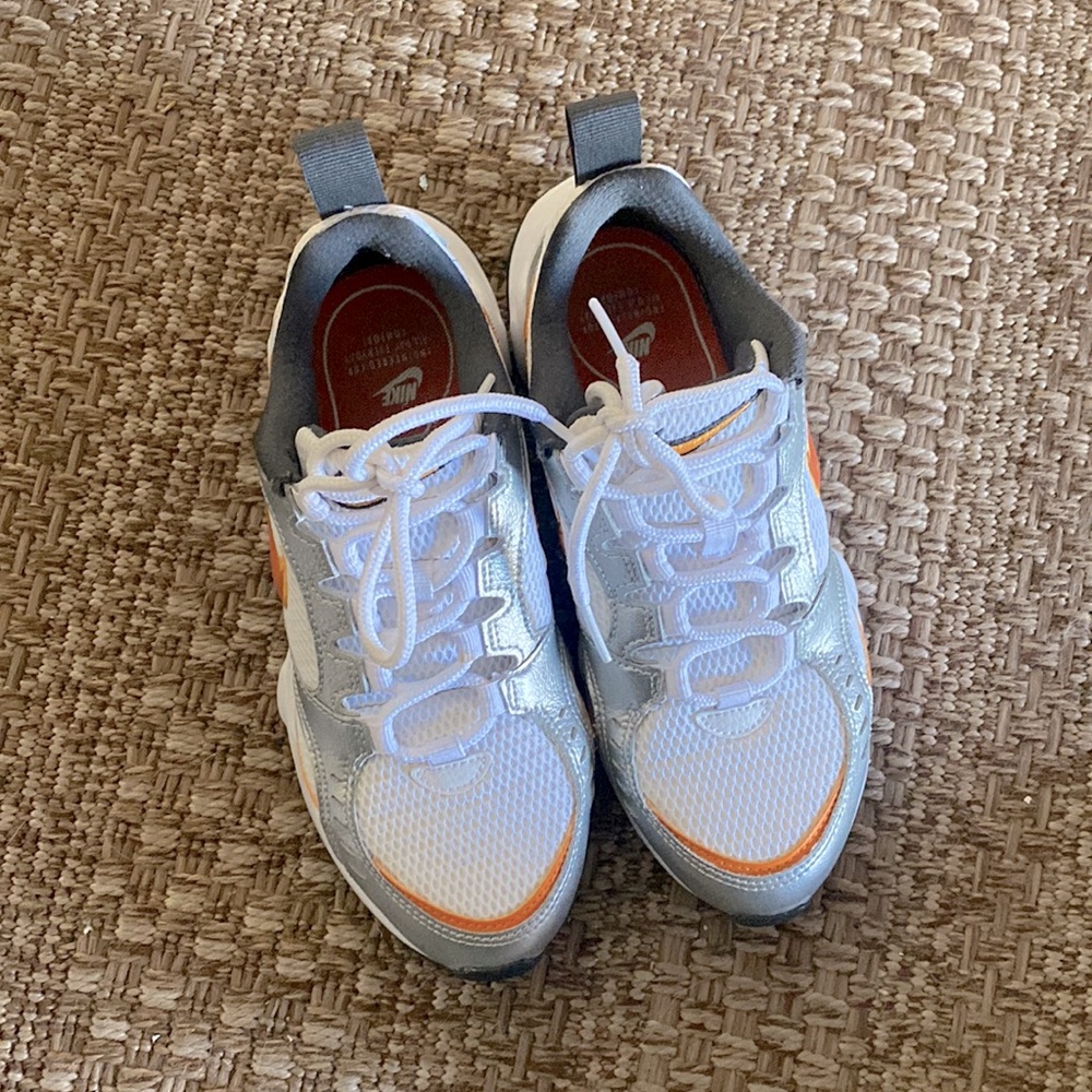 Nike sneakers - Picture 2 of 8